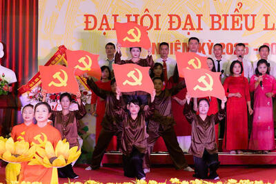 Mot_trong_so_cac_tiet_muc_VN_chao_mung_DH_4fea7