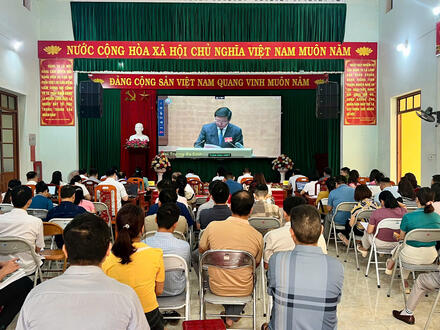 Kinh tế - Chính trị