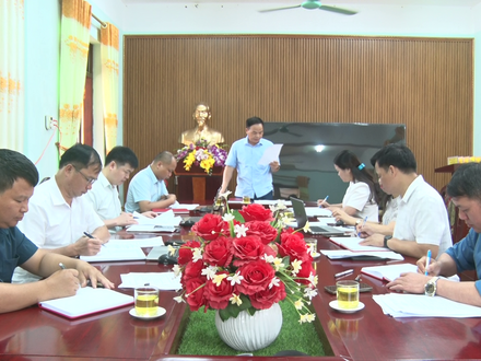 Kinh tế - Chính trị