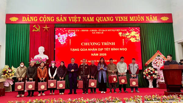 ỦY BAN MTTQ VIỆT NAM XÃ TRI LỄ TỔ CHỨC CHƯƠNG TRÌNH TẶNG QUÀ NHÂN DỊP TẾT NGUYÊN ĐÁN BÍNH NGỌ NĂM 2026
