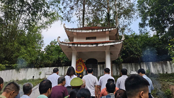 Xã Tri Lễ tổ chức Lễ dâng hương tại 3 Nhà bia ghi tên liệt sĩ nhân kỷ niệm 79 năm Ngày Thương binh - Liệt sĩ